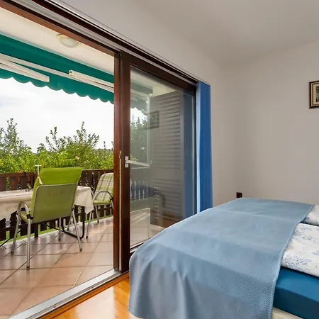 Budinjas Apartament Funtana