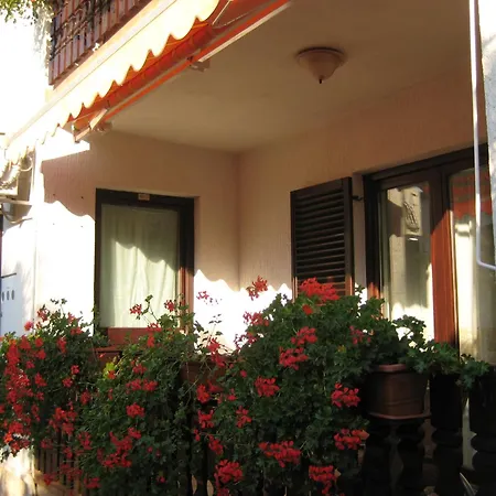 Apartment Budinjas