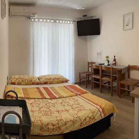 Apartment Budinjas *
